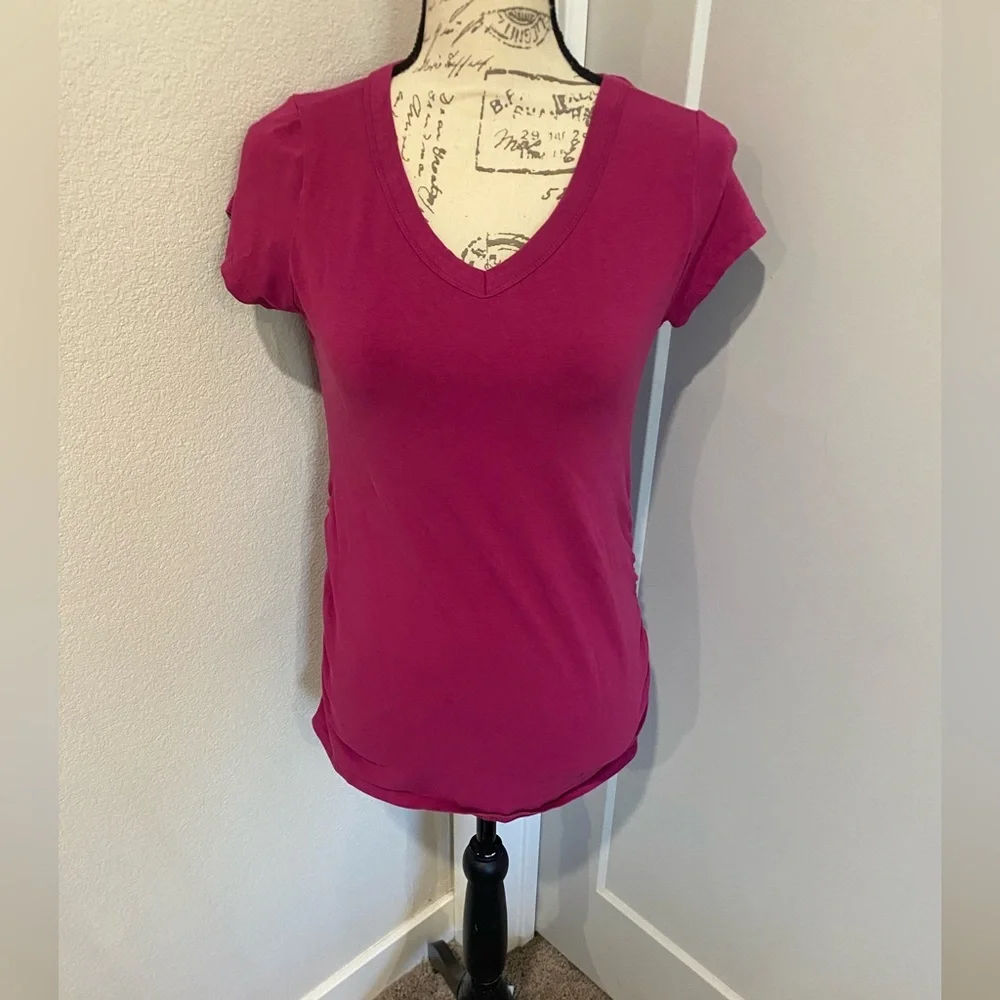 Planet Motherhood - Women's V-Neck Maternity Top - Purple / Pink Medium EUC